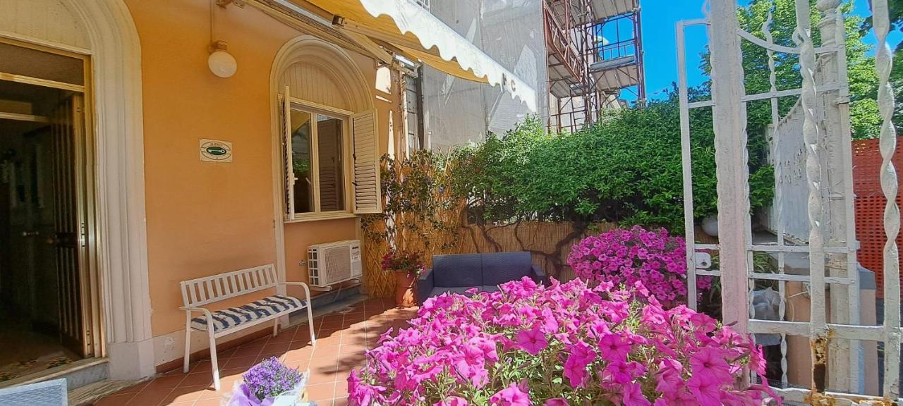 Hotel Canarco Viareggio Exterior photo
