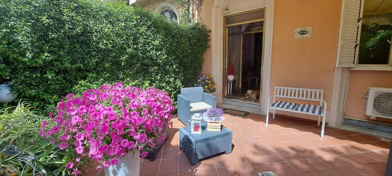Hotel Canarco Viareggio Exterior photo