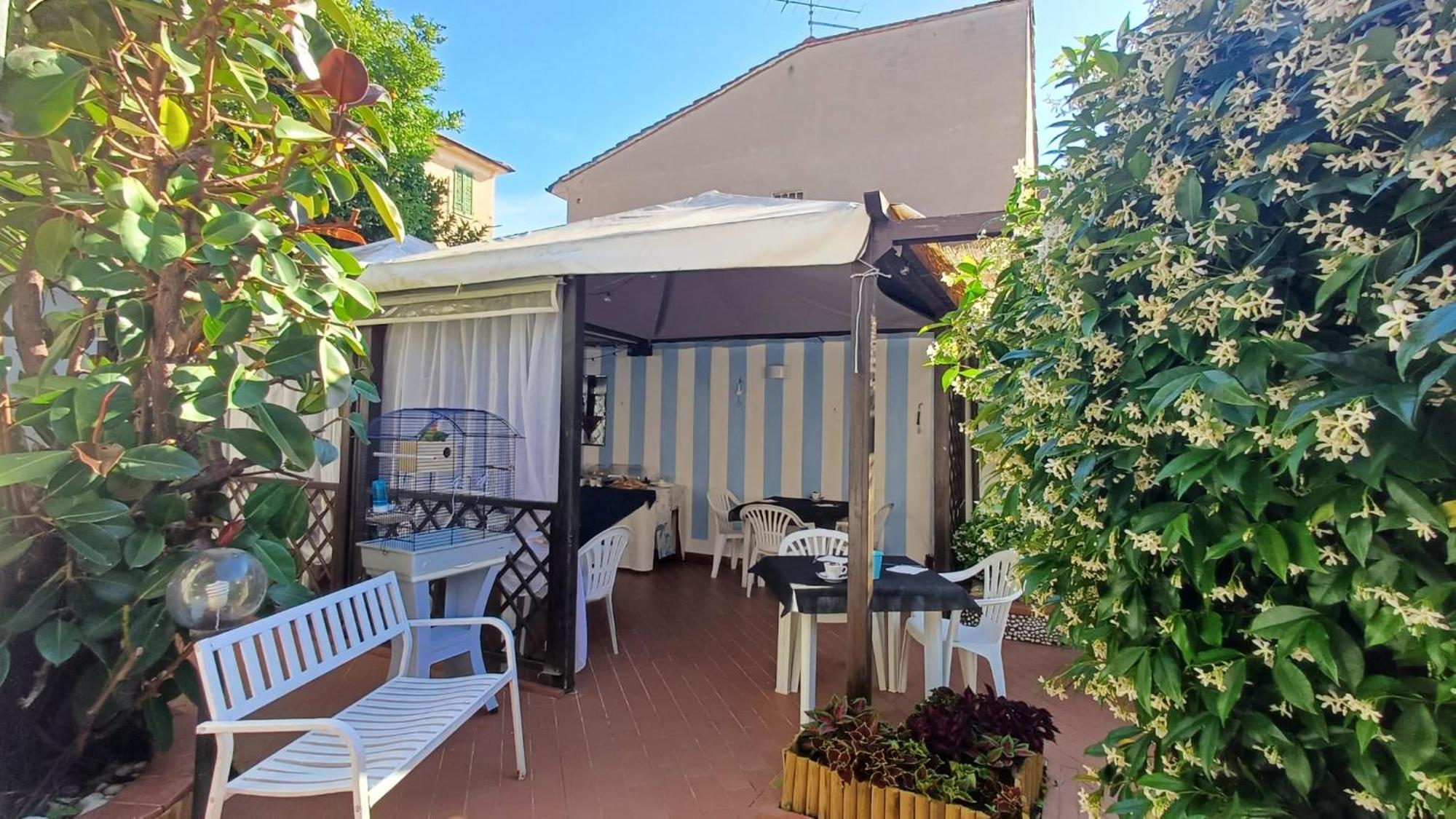 Hotel Canarco Viareggio Exterior photo
